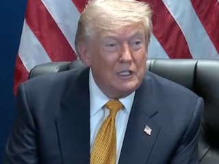 Donald Trump, Mark Rutte ile basın açıklaması yapıyor