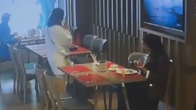 İstanbul'da otel restoranlarında turistlerin çantalarını çalan 2 şüpheli tutuklandı