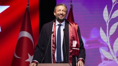 Hidayet Türkoğlu'na fahri doktora ünvanı verildi