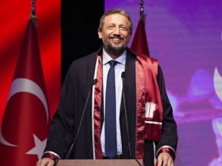 Hidayet Türkoğlu'na fahri doktora ünvanı verildi
