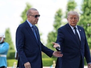 Yunan basınından Trump'a: Sultanın önünde secde etti ve F-35e kapıyı açtı