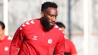Sivasspor, Aaron Appindangoye'nin sözleşmesini uzattı