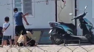 Hatay'da karısını evlatlarının gözü önünde dövdü