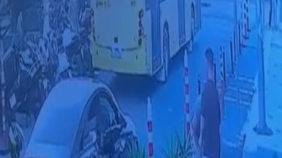İstanbul'da halk otobüsü yayaya çarptı