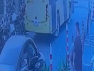 İstanbul'da halk otobüsü yayaya çarptı