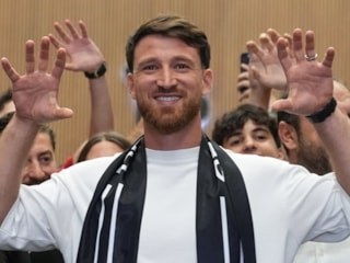 Salih Özcan, Beşiktaş için İstanbul’a geldi