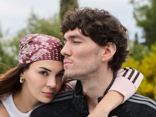 Evliliklerinin 4. yılı! Cedi Osman ve Ebru Şahin'den kutlama