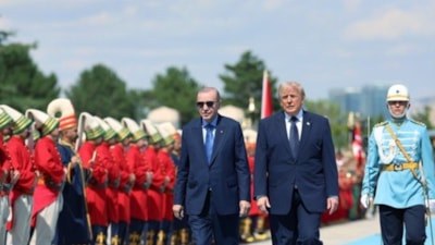 NATO Zirvesi hayranlığı: Bulgar yazarın mehter paylaşımı gündem oldu