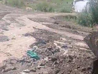 Erzurum'da sağanak: Taşkın duvarları çöktü, tarım arazileri sular altında kaldı