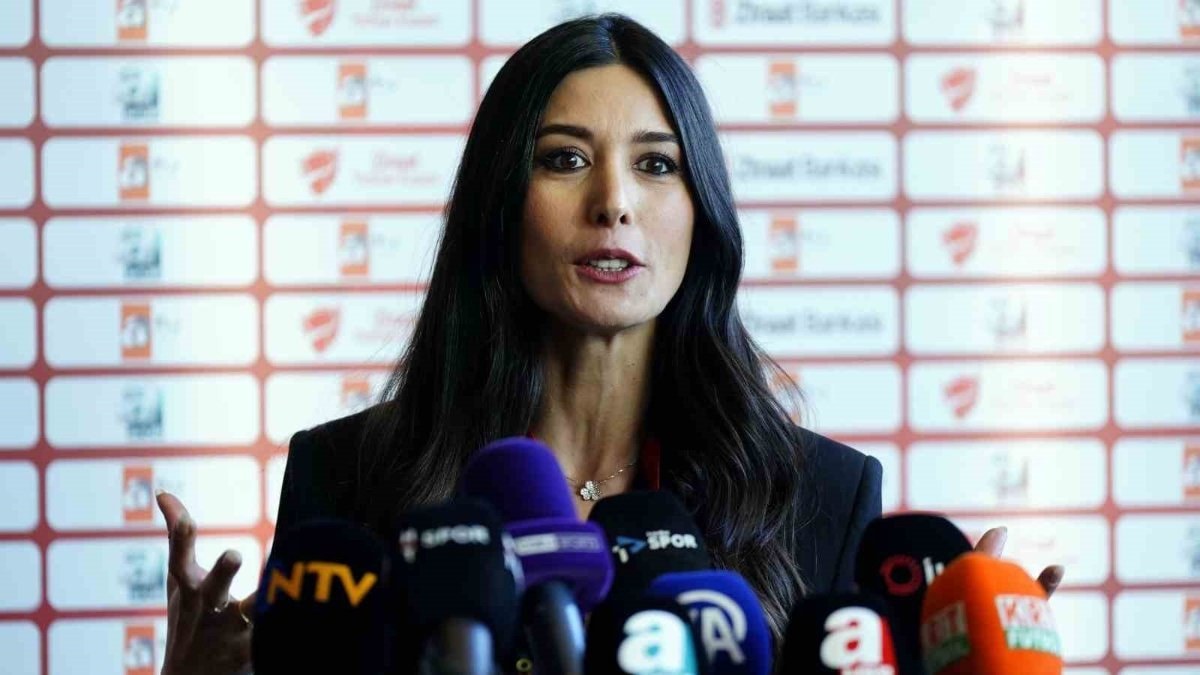 Gözde Atasoy: Trabzonspor'un şampiyon olduğu bir sezon olsun