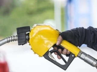 Motorine 3,10 TL zam geldi: 70 lira sınırını aştı