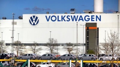 Volkswagen'de kriz: Almanya'daki 4 fabrika kapatılıyor