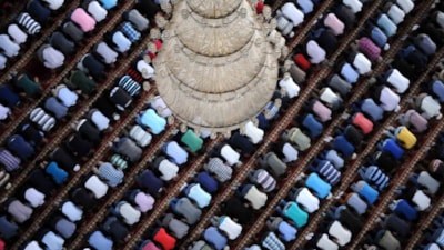 Cuma vakitleri: 10 Temmuz 2026 il il namaz saatleri