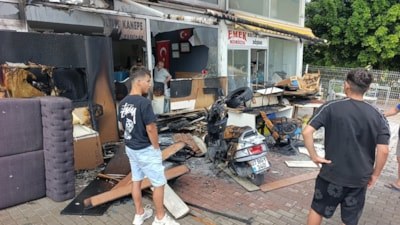 Antalya'da patlamaya uyandı, ölümden döndü