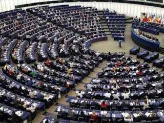 Türk askerine 'istismarcı' iftirasını kabul eden Avrupa Parlamento'suna tepki büyüyor