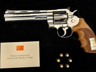 Cumhurbaşkanı Erdoğan'ın silah hediyesi Rus basınında: NATO liderlerini ti'ye aldılar