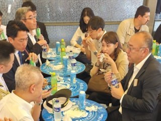 Japonya Savunma Bakanı, Eminönü'nde balık ekmek yedi