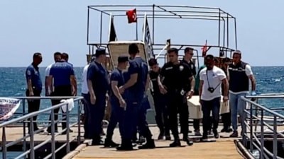 Mersin'de denizde erkek cesedi bulundu