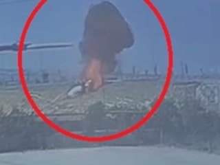 Batman'da beton mikseri şarampole devrilip alev aldı