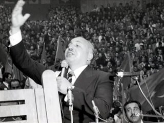 NATO liderlerine alkol ikramı tartışması Erbakan'ın karşısındaki 'rakı krizi'ni hatırlattı