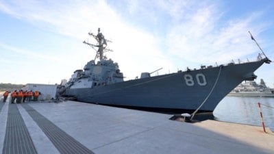 ABD savaş gemisi USS Roosevelt Mersin Limanı'na demirledi