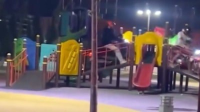 Aksaray’da şok eden görüntüler: Oyun parkına motosikletle çıktılar
