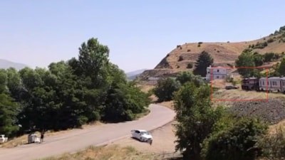 Elazığ'da manzarayı çekerken tren kazasını kaydetti