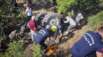Aydın'da traktör kazası: Altında kalan sürücü kurtarıldı