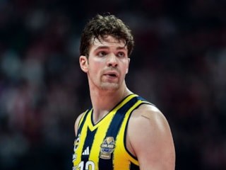 Dallas Mavericks, Tarık Biberovic'i kadrosuna kattığını duyurdu