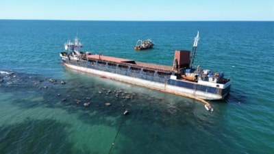 Sakarya'da iki aydır karada oturan gemi "NINOVA" kurtarıldı