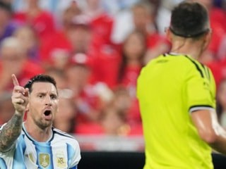 Dünya Kupası'nda Lionel Messi'den hakeme olay tepki