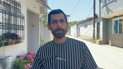 Bursa'da kurtardığı kazla dost oldu