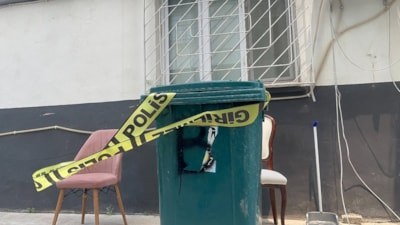 Adana tartıştığı eşinin ilk önce kafasına çekiçle vurdu: Daha sonra boğazından bıçakladı
