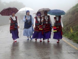 Trabzon'un Akçaabat ilçesinde yayla göçü geleneği canlandırıldı