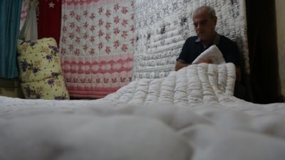 Kilis'de 45 yıl yorgancılık yaptı: Çırak bulamıyor