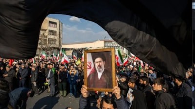 İran'da Mücteba Hamaney dönemi resmen başladı