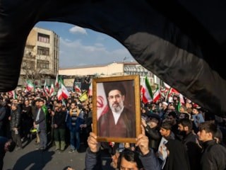 İran'da Mücteba Hamaney dönemi resmen başladı