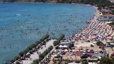 İstanbul Silivri'de sıcak hava nedeniyle sahiller doldu