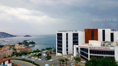 Aydın Kuşadası'nda otelde kalan 28 tatilci zehirlendi