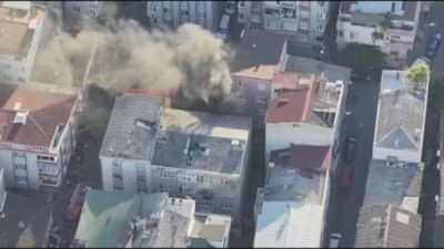 İstanbul'da annesinden istediği parayı alamayan genç evi yaktı