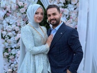 Kadir Ezildi kardeşinin düğününde şovunu yaptı! Adeta para saçtı