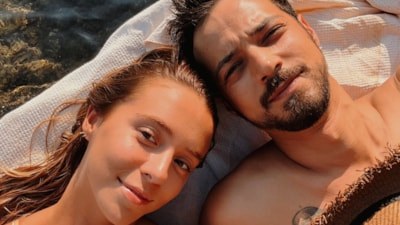 Mert Yazıcıoğlu ve sevgilisi Zeynep Artukmaç, İspanya'ya gitti! Tatil pozları beğeni topladı