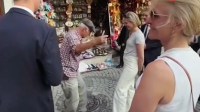 İzlanda Başbakanı Frostadottir’e kaşık havalı karşılama