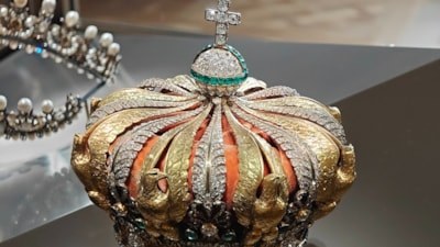 Fransa'da Louvre Müzesi'ni soydular ama patron beğenmedi: Daha fazlasını alabilirdiniz