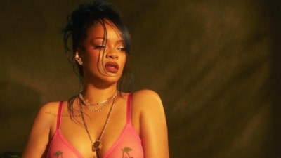 Rihanna müjdeyi verdi: Sahnelere dönüyorum