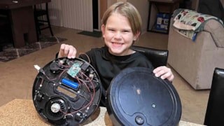 3 yaşında başladı, 8 yaşında servet kazandırdı! 50'den fazla robot süpürgeyle YouTube yıldızı oldu