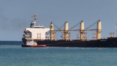 Tekirdağ açıklarında yük gemisi karaya oturdu
