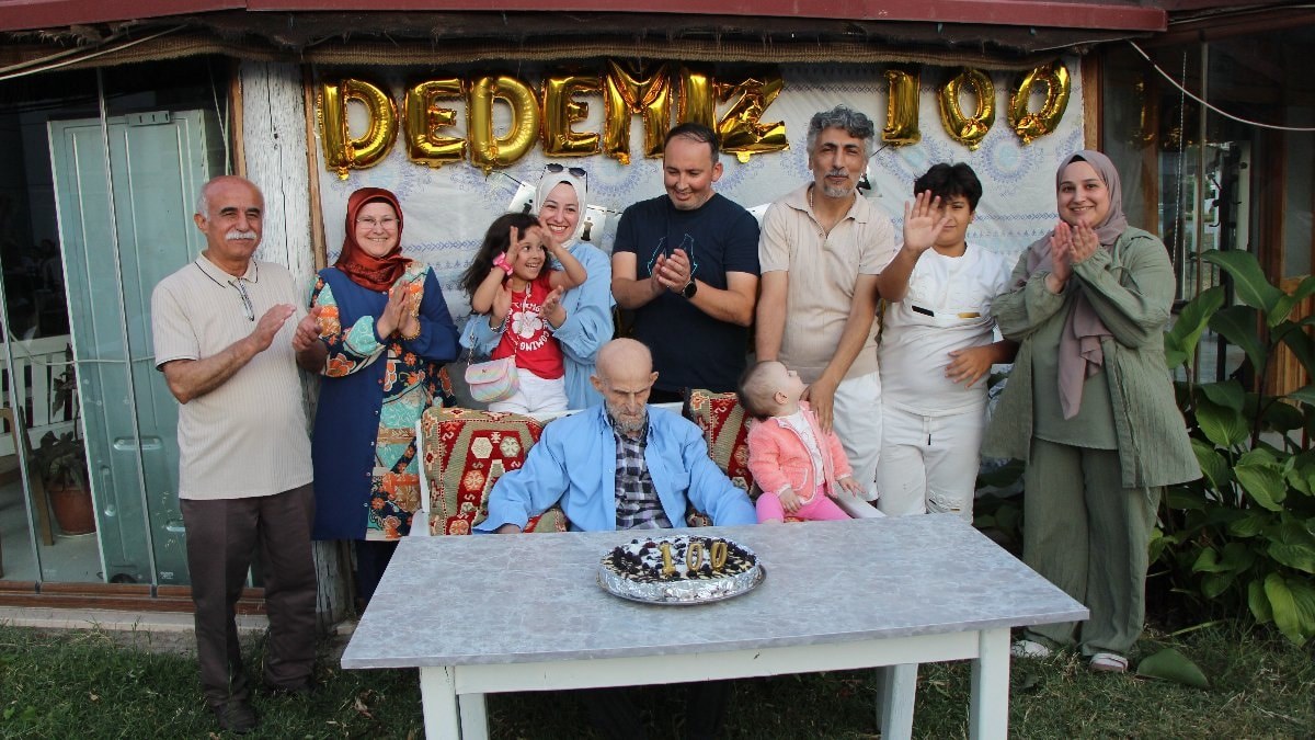 Amasya'da 100 yaşına giren Ali Dede'ye doğum günü kutlaması