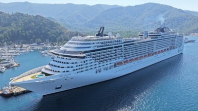 Dev kruvaziyer 'MSC Divina' Marmaris'e 4 bin 111 turist taşıdı