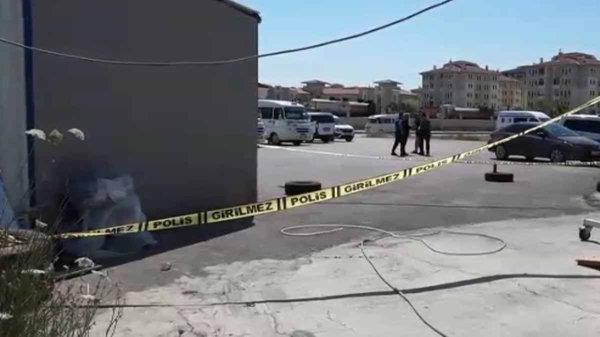 Afyonkarahisar’da cinayetin yaşandığı minibüs durağında seferlere ara verildi